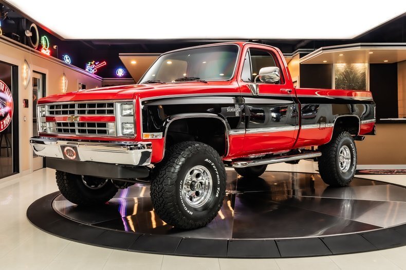 Pickup in Plymouth, United States 1 - 18692636