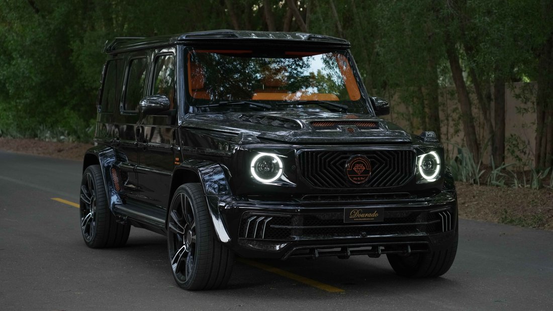 Suv in Dubai, United Arab Emirates 5 - 18692032