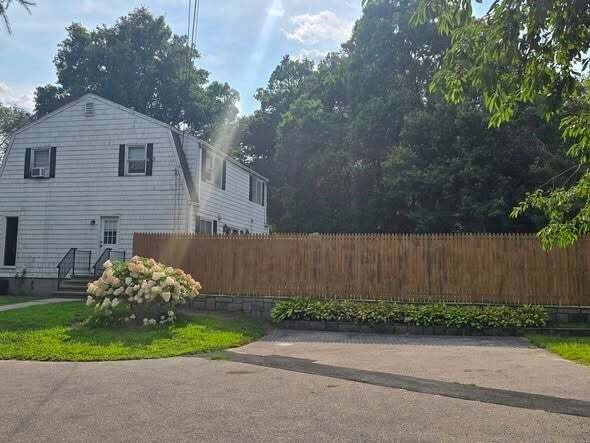 House in Westerly, Rhode Island, United States 1 - 18692130