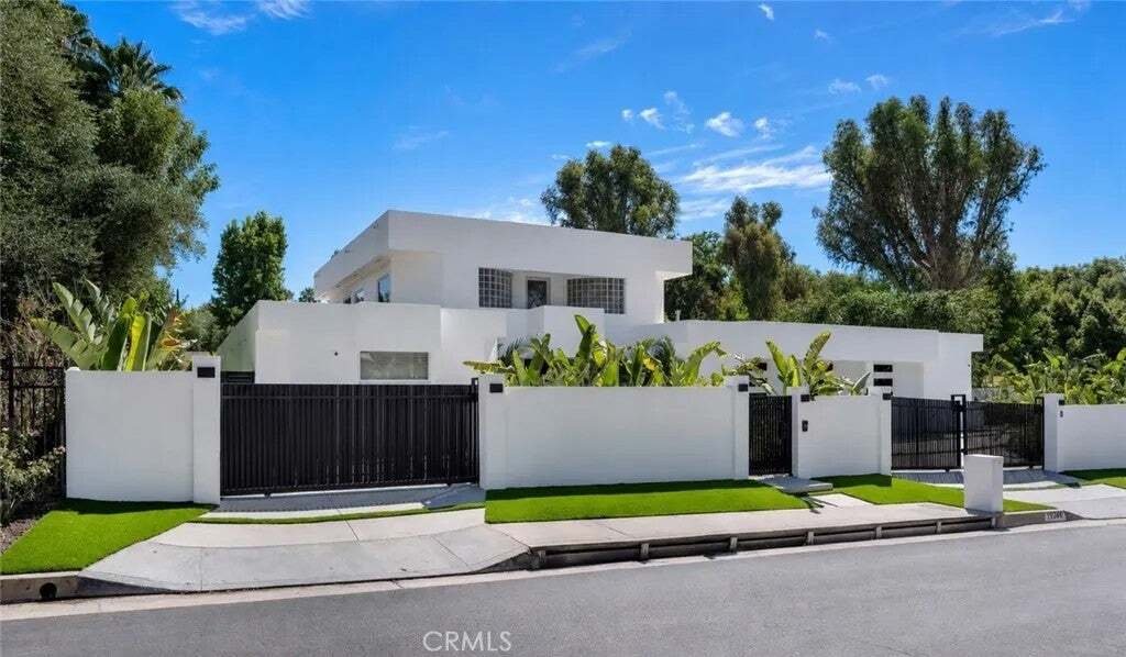 House in Los Angeles, California, United States 1 - 18692494