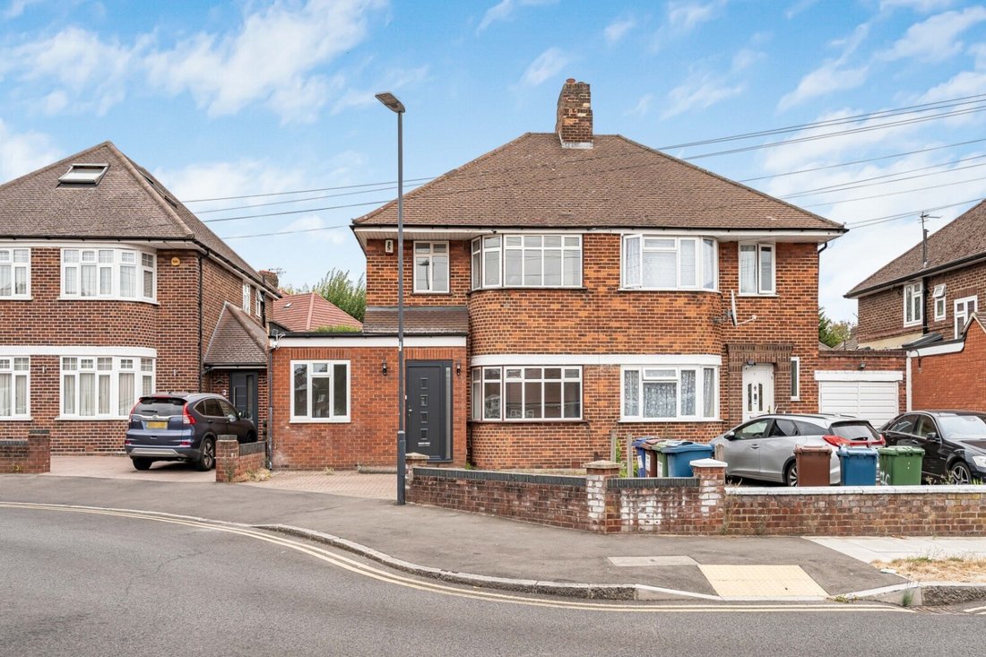 House in Edgware, Barnet, England 2 - 18692204