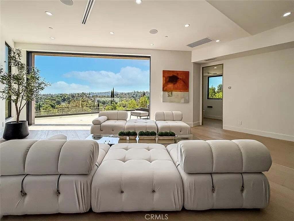 House in Los Angeles, California, United States 1 - 18692545