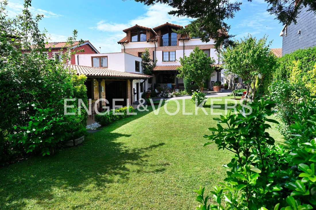 House in Santa Cruz de Bezana, Cantabria, Spain 1 - 17866811