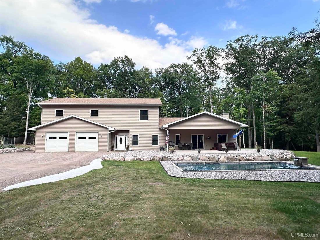 Maison à Iron Mountain, Michigan, États-Unis 1 - 18692277