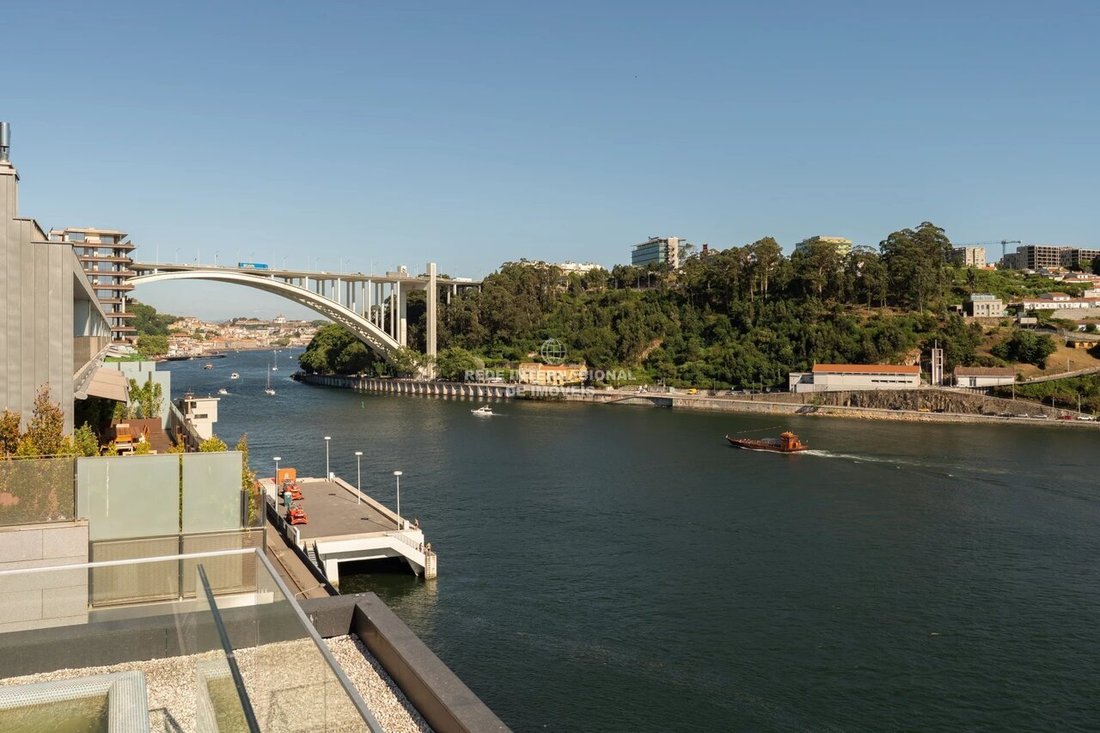 Apartment in Lordelo do Ouro e Massarelos, Porto District, Portugal 4 - 18388325