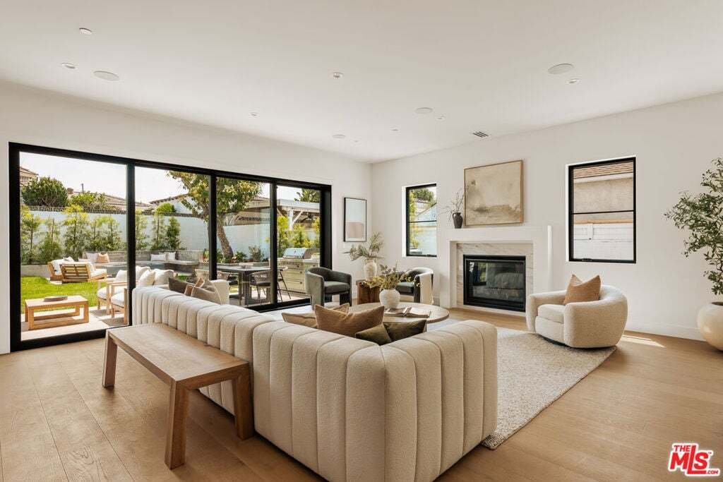 House in Los Angeles, California, United States 3 - 18692336