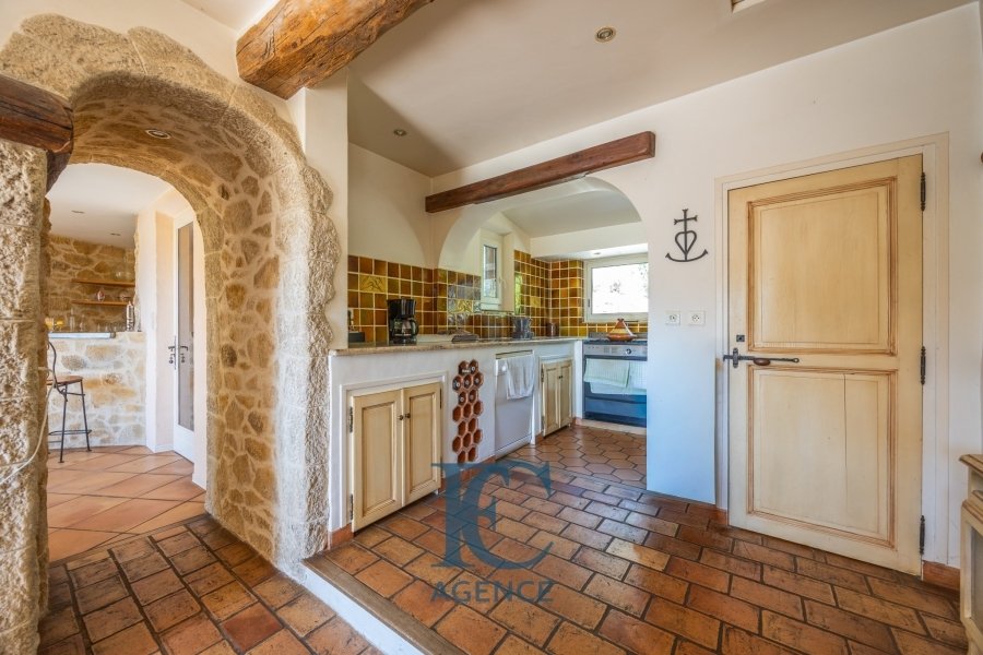 House in Les Freres-Les Cancades-Les Ginestes, Le Beausset, France 3 - 18692640