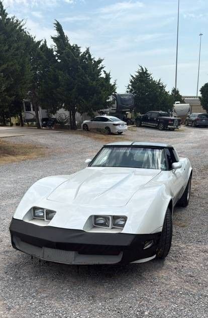 Coupe in Glendale, United States 1 - 18692657