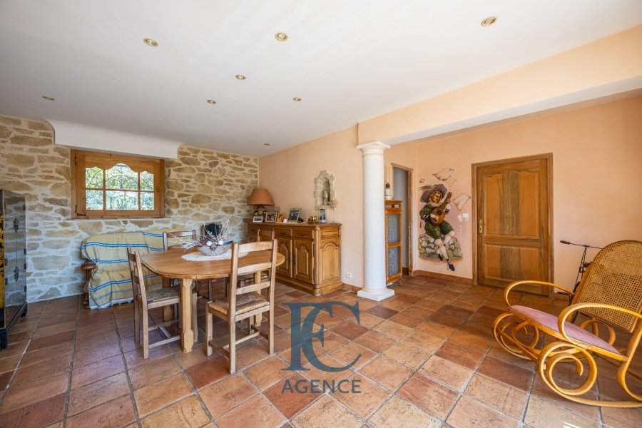 House in Les Freres-Les Cancades-Les Ginestes, Le Beausset, France 4 - 18692640