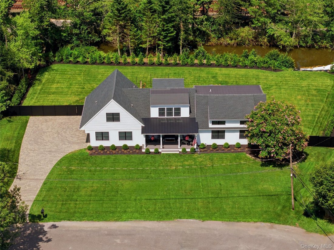 House in West Sayville, New York, United States 2 - 18692242