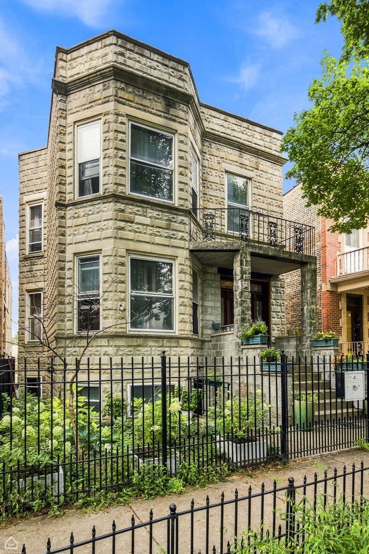 Chicago, Illinois, United States 3 - 18692556