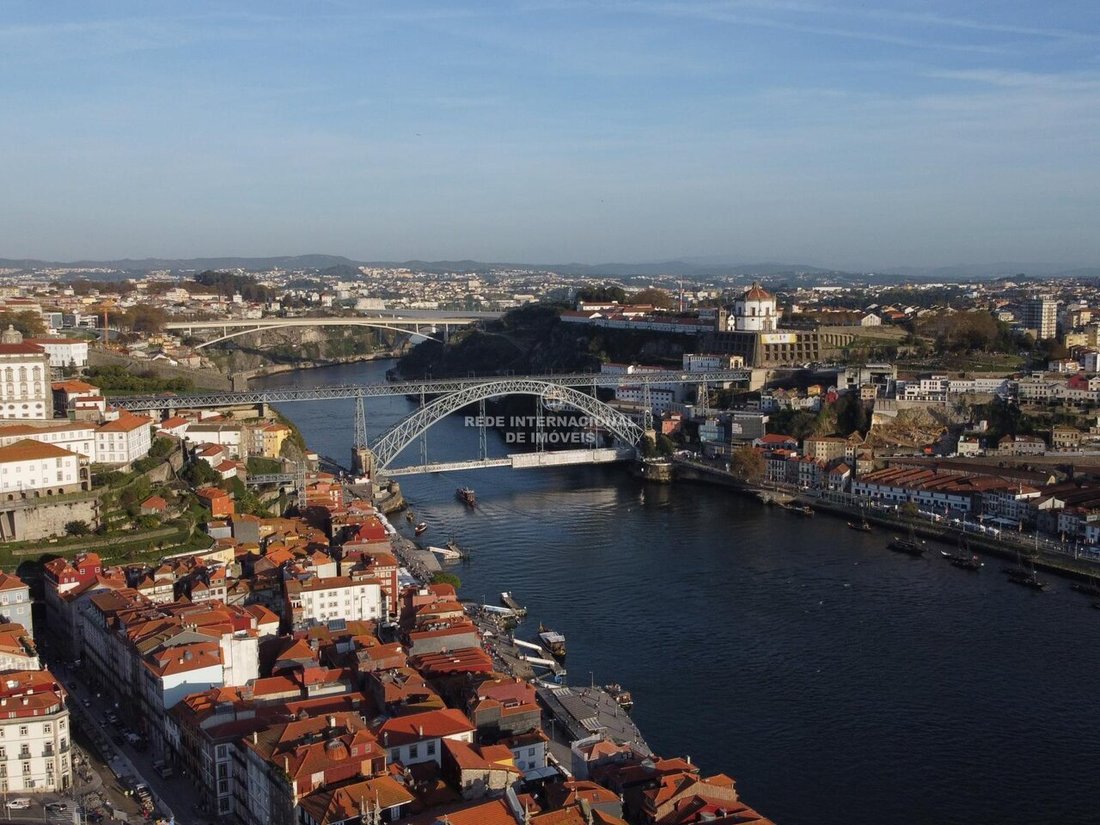 Apartment in Cedofeita, Santo Ildefonso, Se, Miragaia, Sao Nicolau e Vitoria, Porto District, Portugal 4 - 18342798