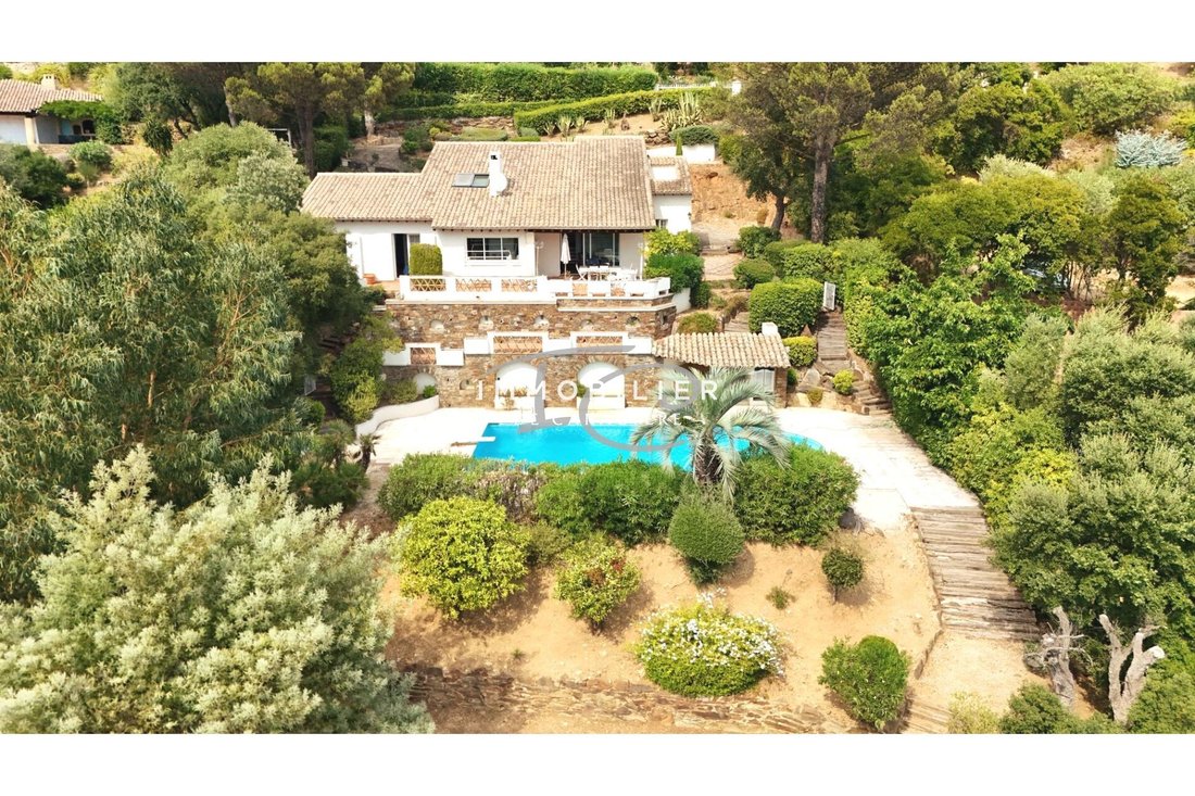 Villa in Sud, Cavalaire-sur-Mer, France 2 - 18626797