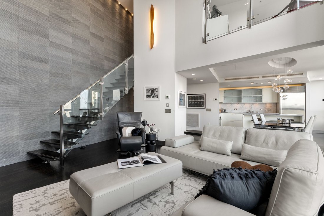 Condo in Boston, Massachusetts, United States 3 - 18692957