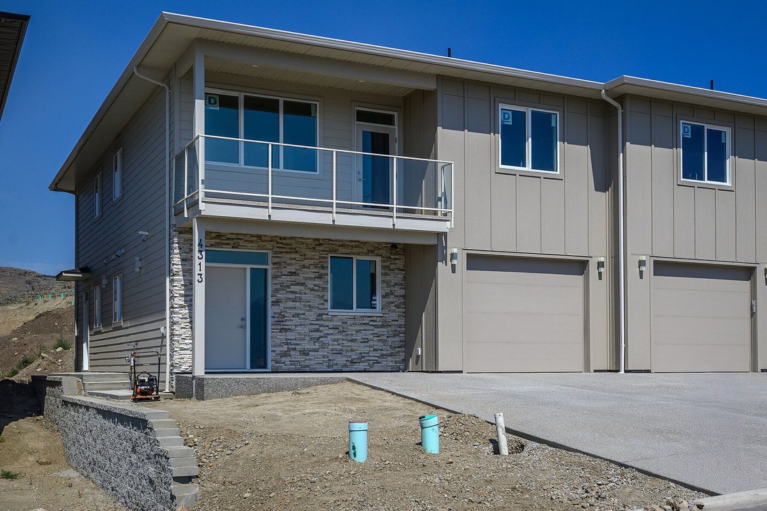 House in Vernon, British Columbia, Canada 2 - 18692907
