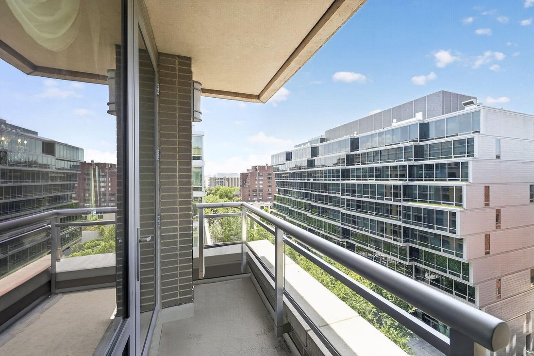 Condo in Washington, District of Columbia, United States 5 - 18692970