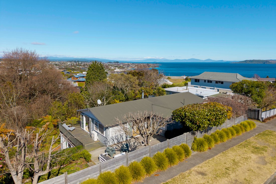 Taupo, Waikato, New Zealand 1 - 18692931