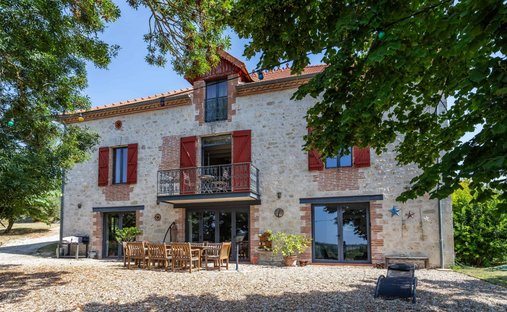 House in Lauzerte, Occitania, France 1