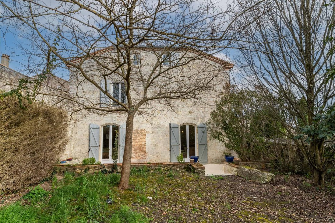 House in École Paul Bert-Lycée Bernard Palissy, Agen, France 4 - 18693006