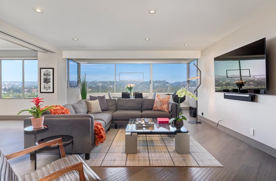 Condo in Los Angeles, California, United States 2 - 18692980