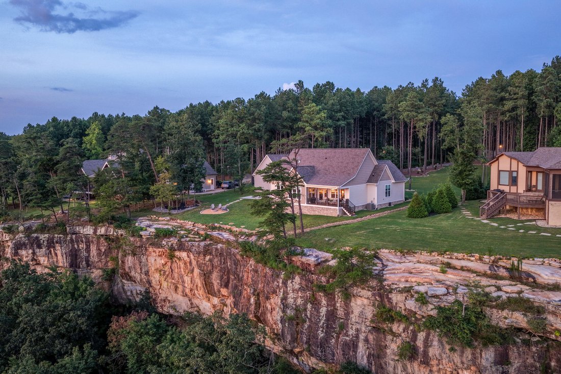 House in South Pittsburg, Tennessee, United States 3 - 18692680