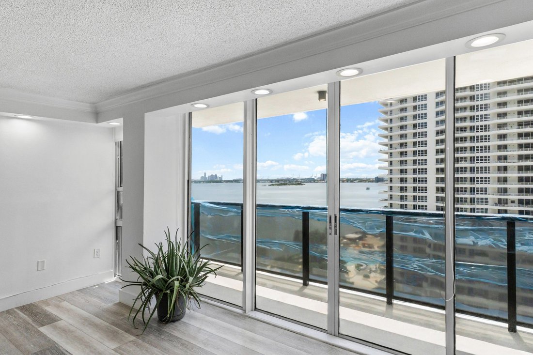 Condo in Miami, Florida, United States 4 - 18692951