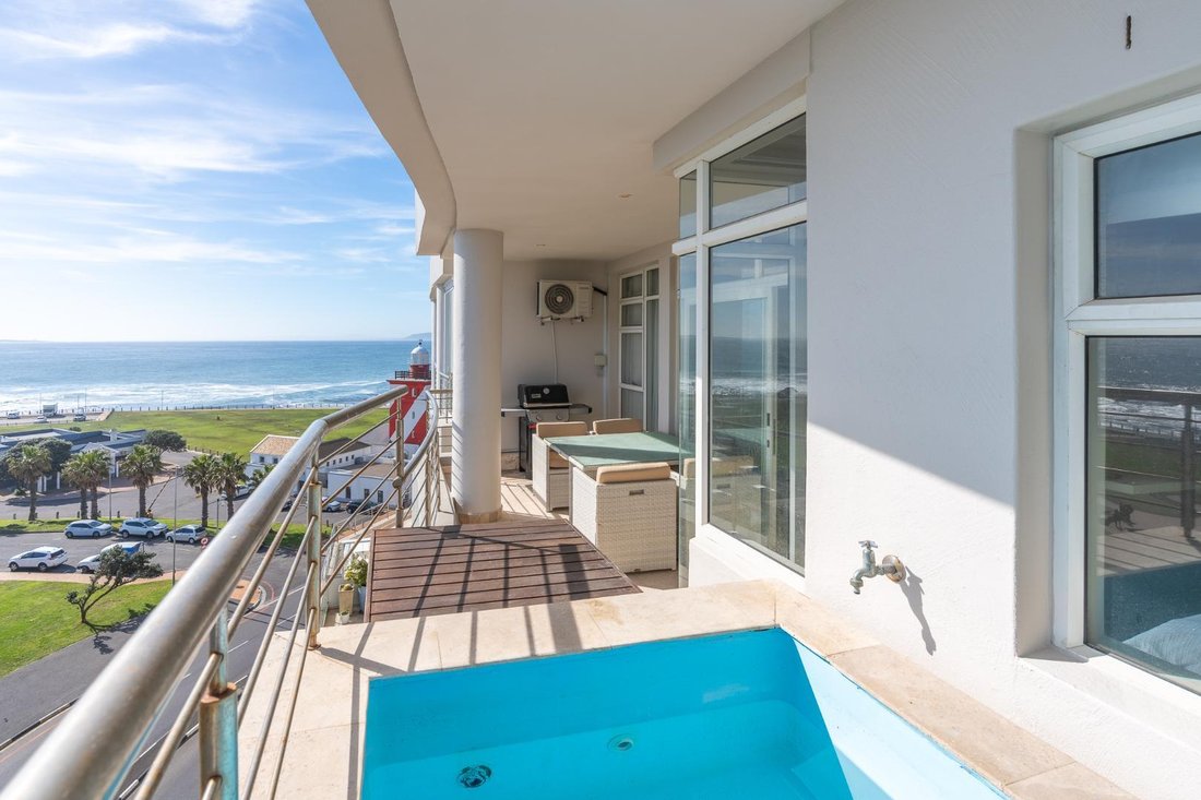Apartment in City Centre, Cape Town, South Africa 2 - 18693024