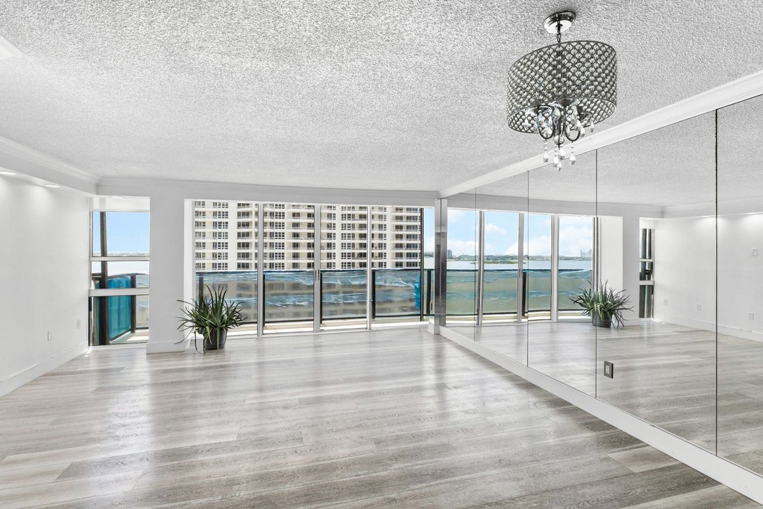 Condo in Miami, Florida, United States 3 - 18692951