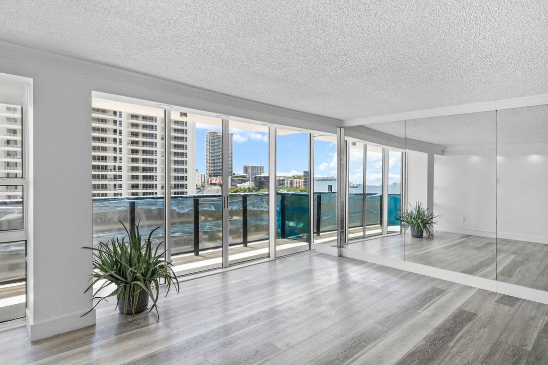 Condo in Miami, Florida, United States 2 - 18692951