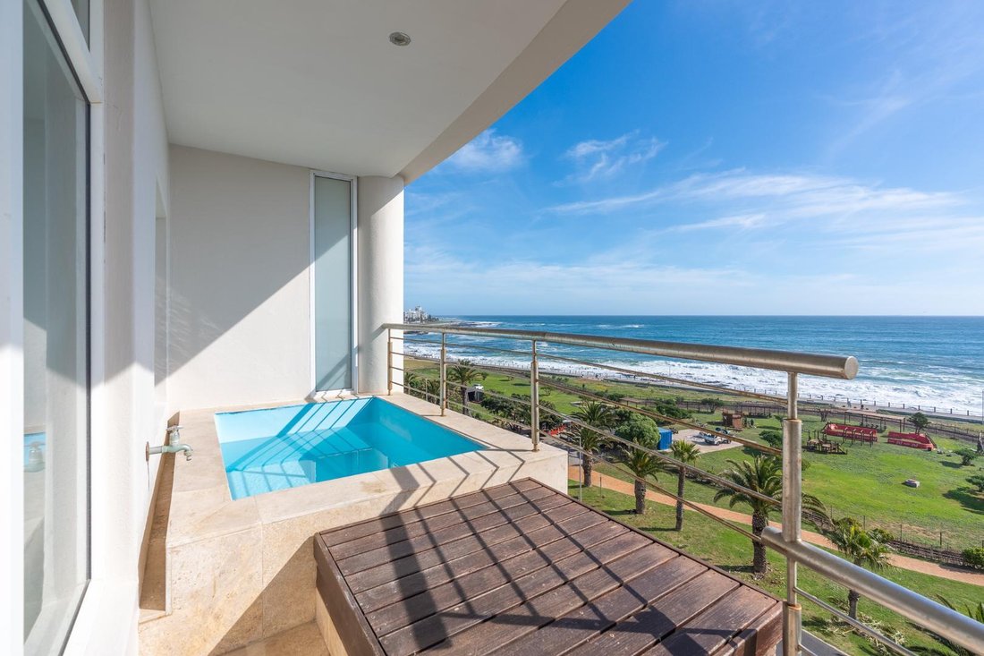 Apartment in City Centre, Cape Town, South Africa 1 - 18693024