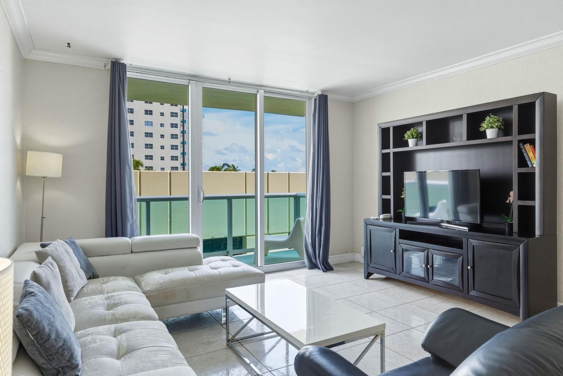 Condo in Hollywood, Florida, United States 3 - 18692937