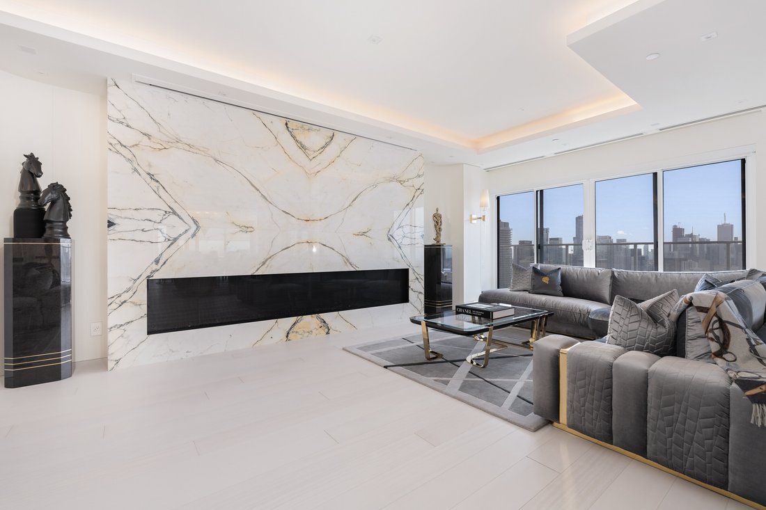 Condo in Toronto, Ontario, Canada 2 - 18692919