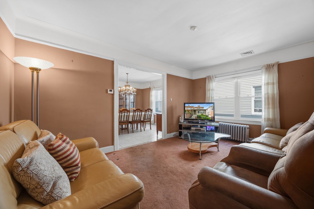 New York, New York, United States 4 - 18692960