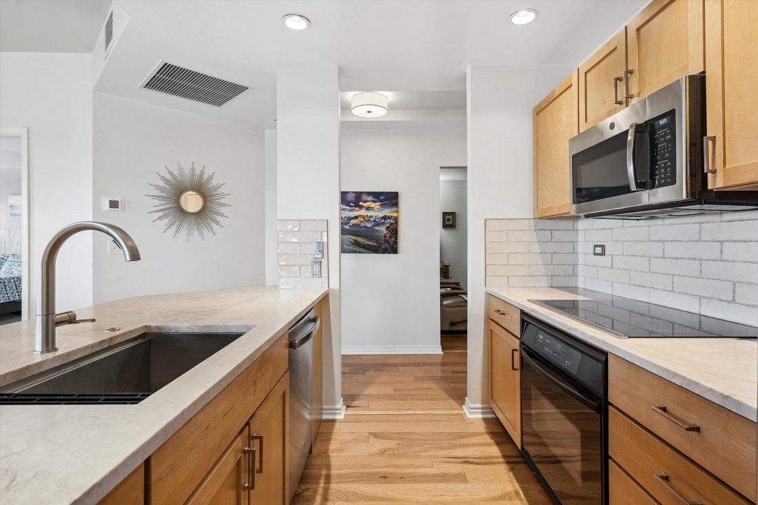 Condo in Denver, Colorado, United States 5 - 18692924