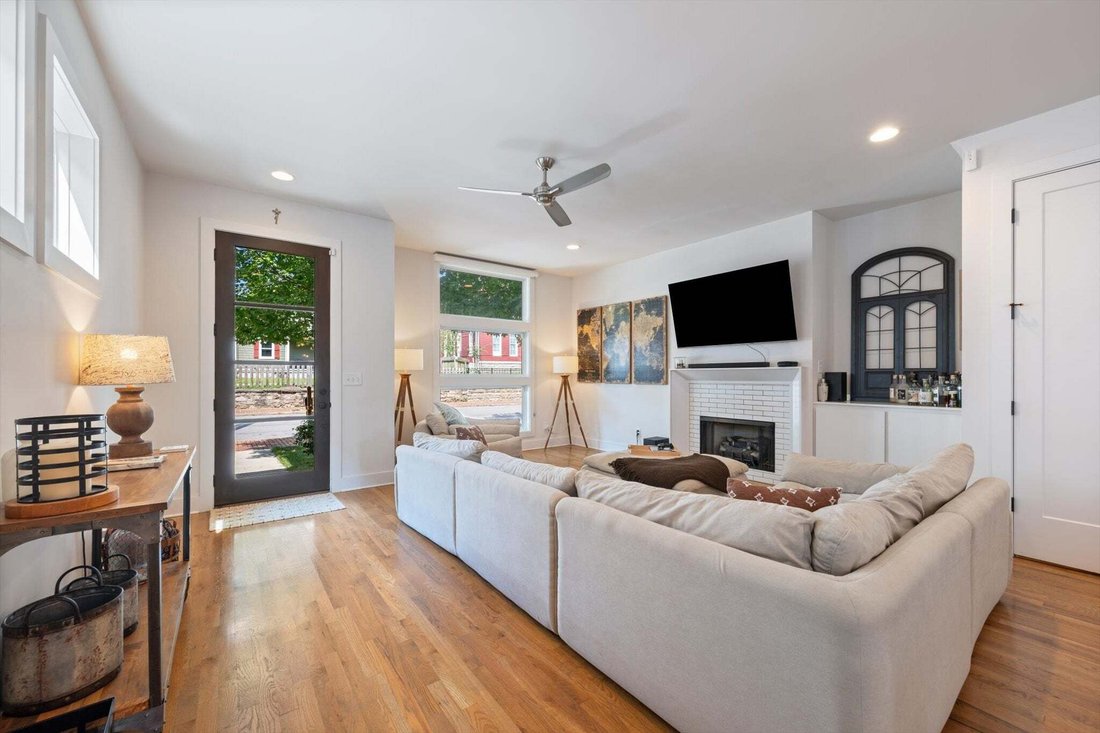 Co Op in Nashville, Tennessee, United States 5 - 18692869