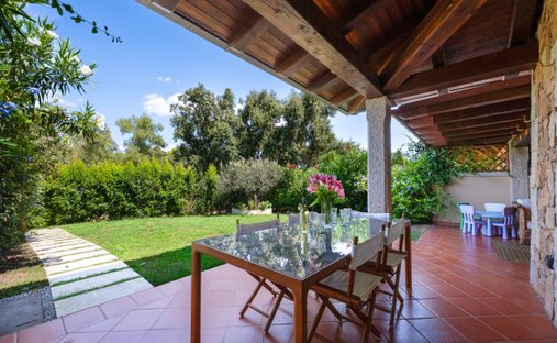 Villa in Puntaldia, Sardinien, Italien 1