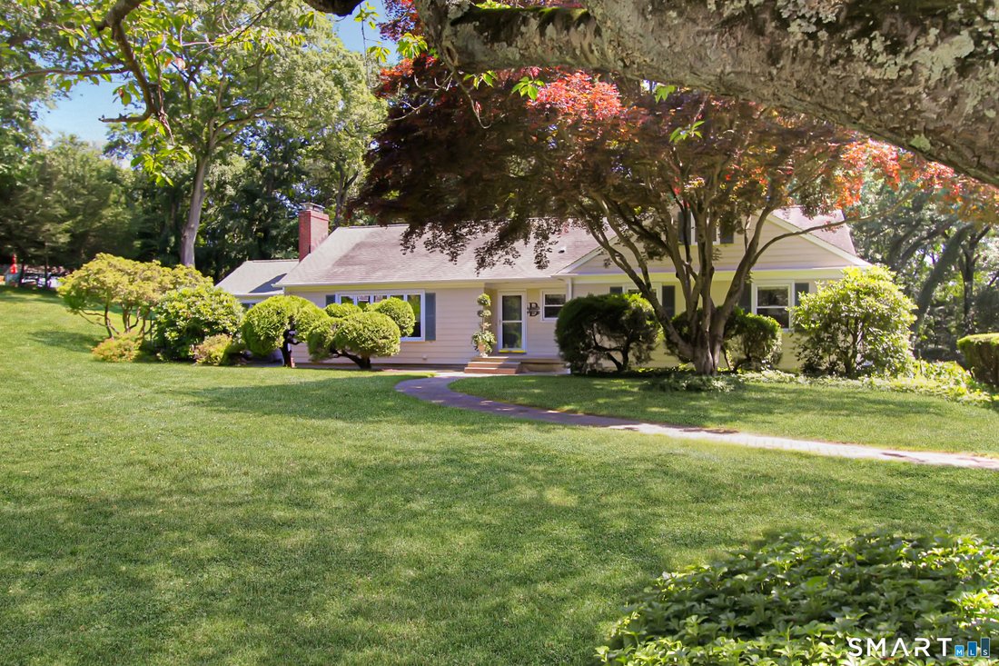 House in Trumbull, Connecticut, United States 2 - 18693130