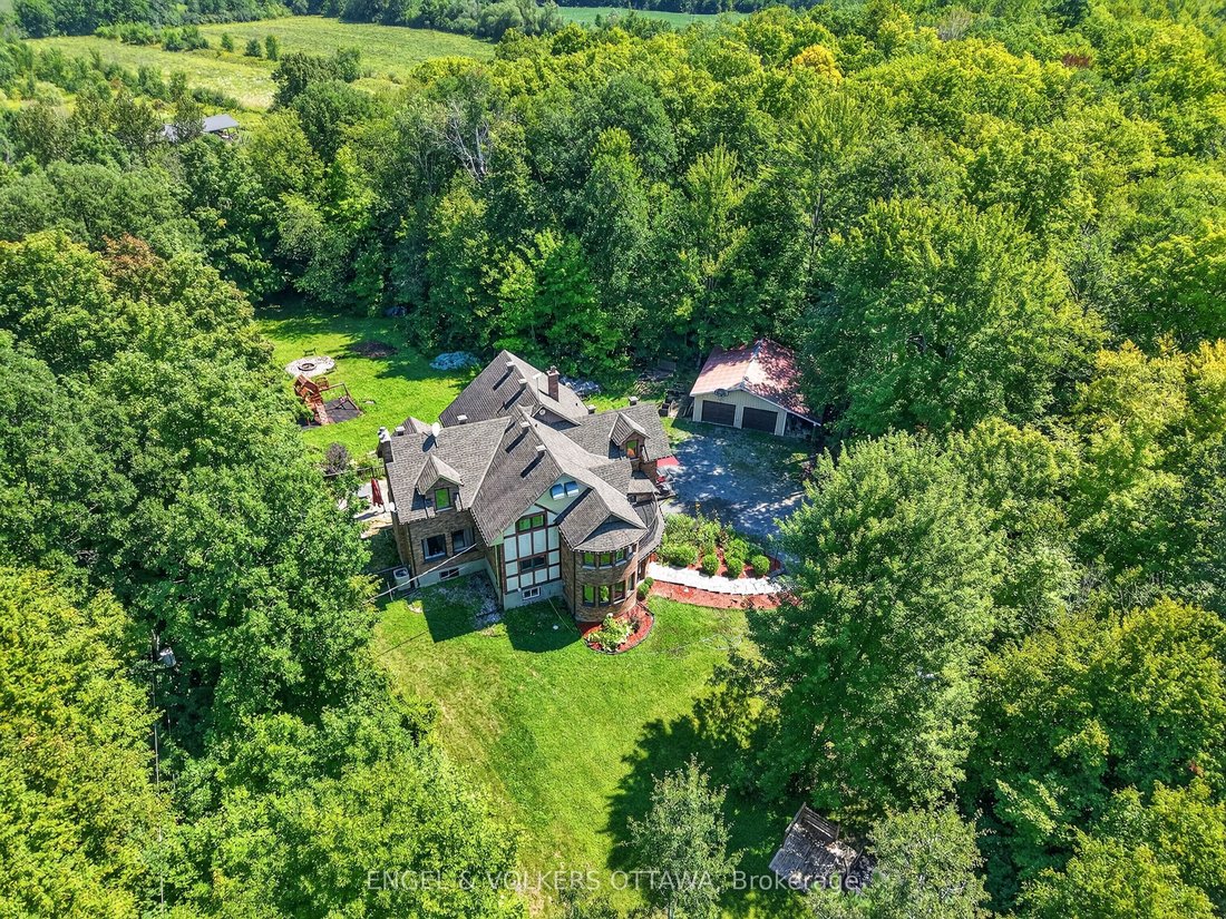 House in Ottawa, Ontario, Canada 3 - 18693159