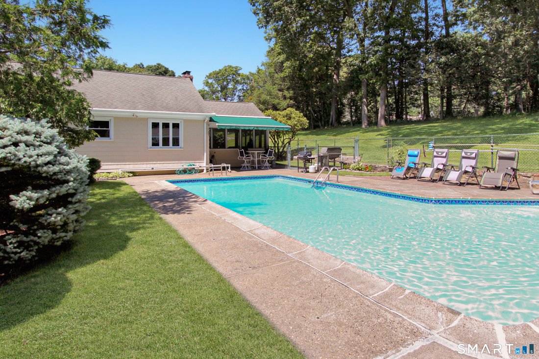 House in Trumbull, Connecticut, United States 1 - 18693130