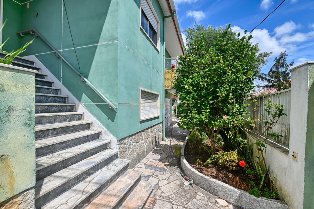 Villa in Porto Salvo, Lisbon, Portugal 1 - 18693124
