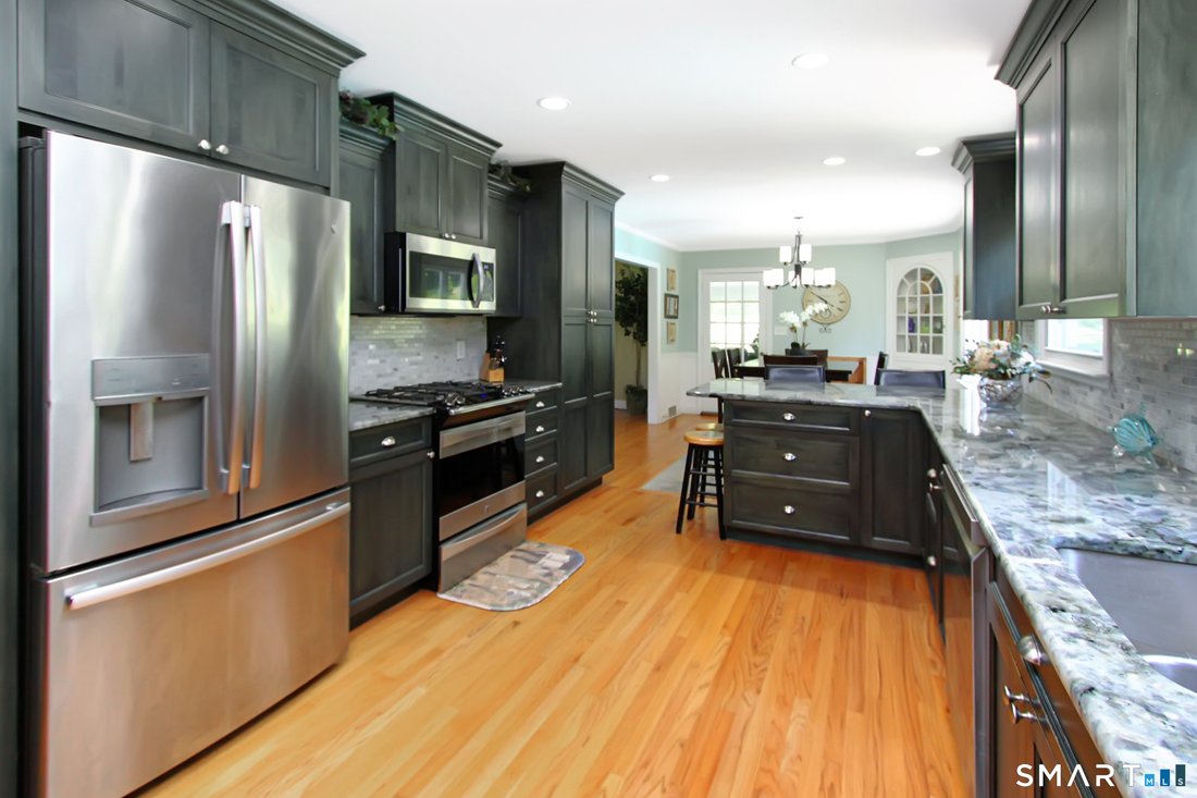 House in Trumbull, Connecticut, United States 4 - 18693130