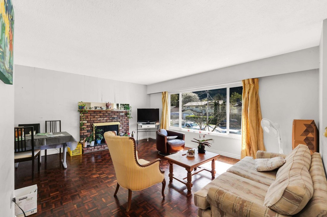 House in Squamish, British Columbia, Canada 5 - 18693155