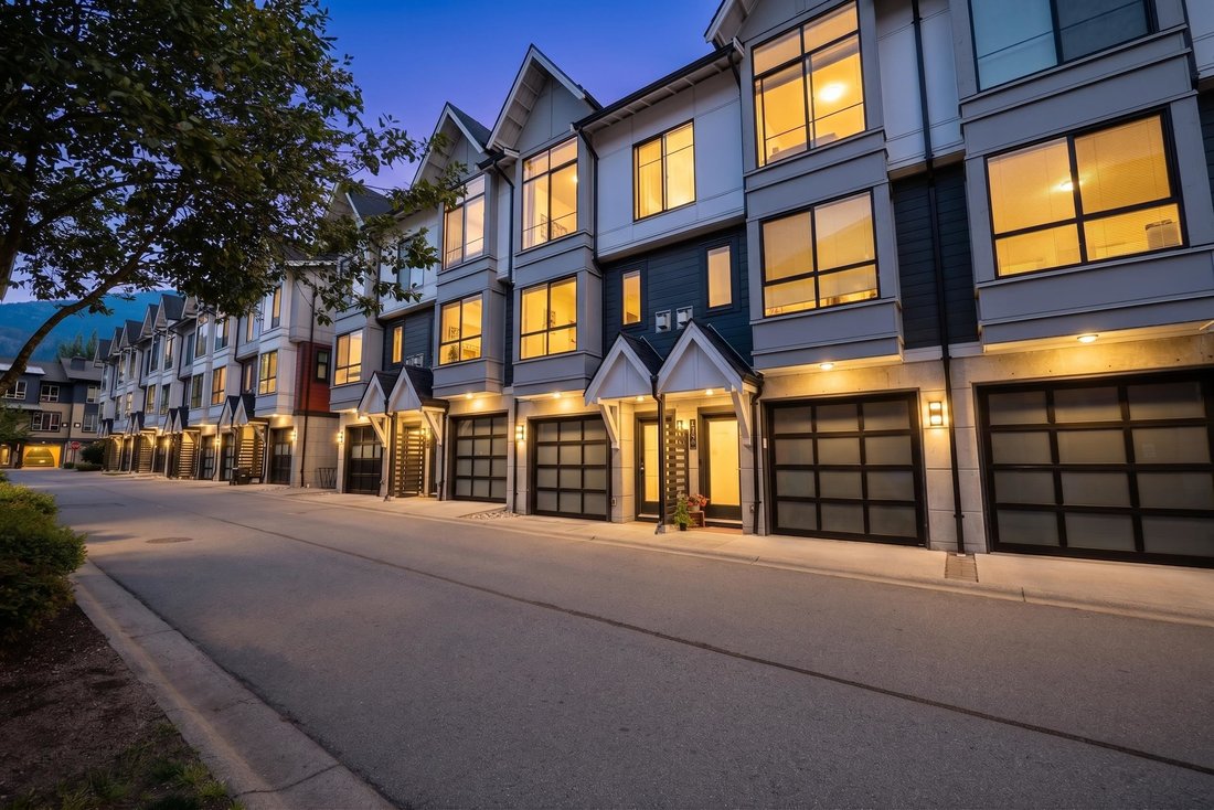 Townhouse in Squamish, British Columbia, Canada 1 - 18693158