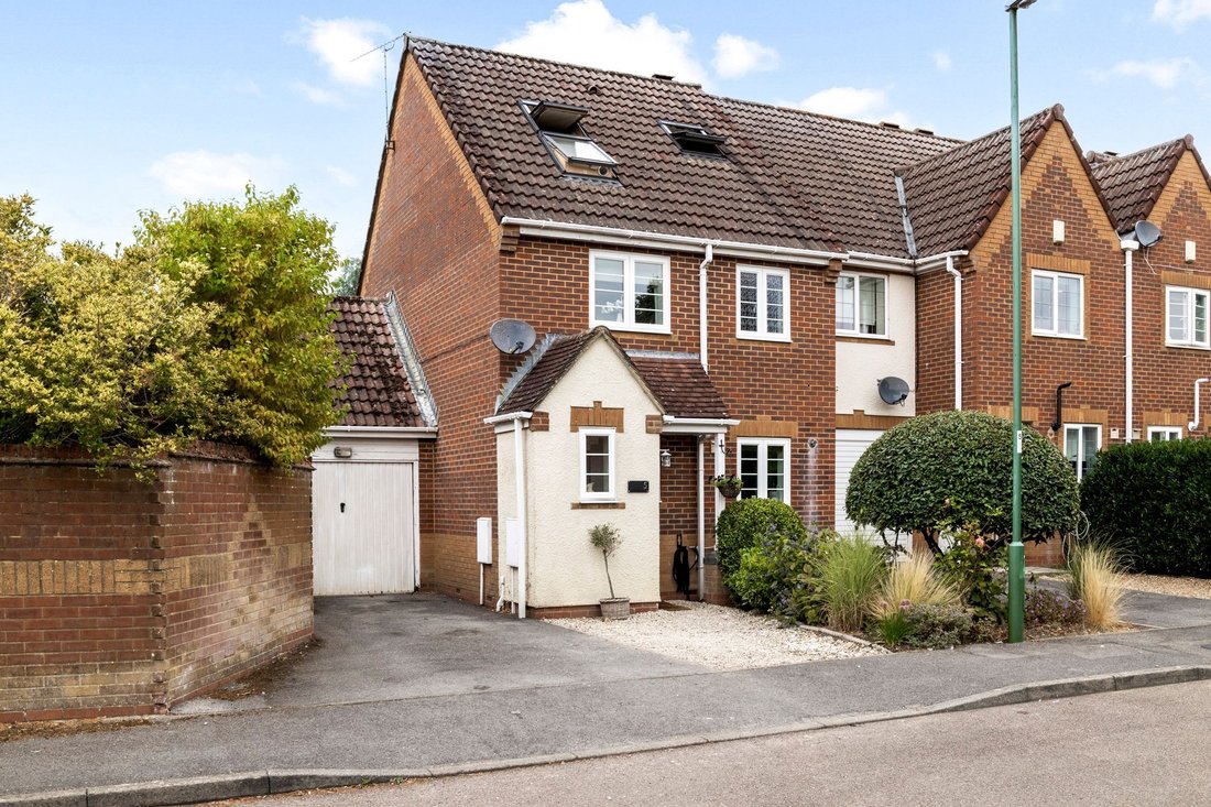 House in Thakeham, England 1 - 18693137