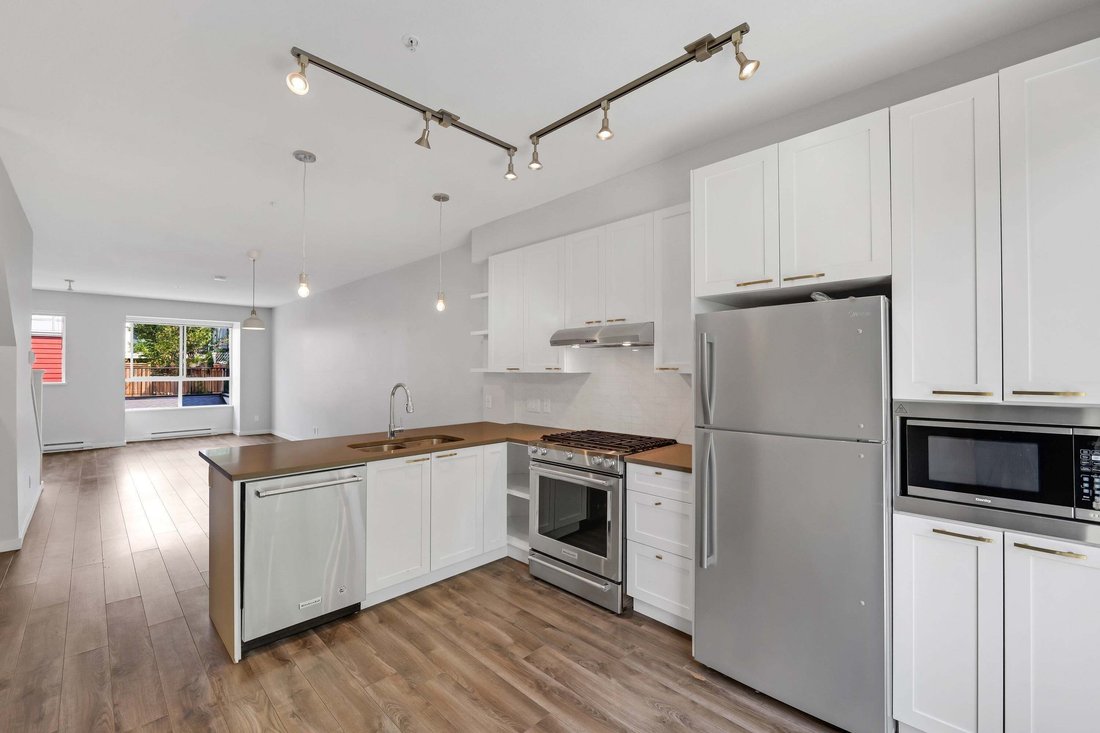 Townhouse in Squamish, British Columbia, Canada 3 - 18693158