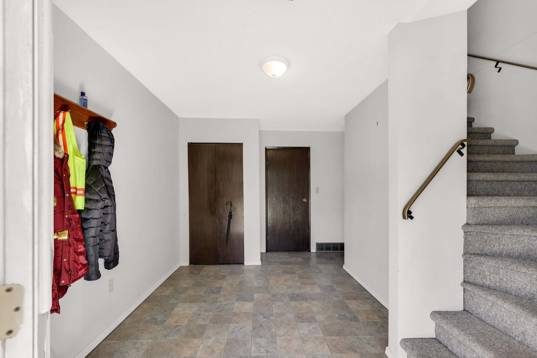 House in Squamish, British Columbia, Canada 4 - 18693155