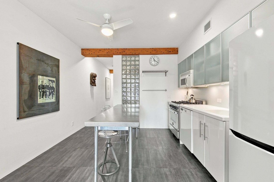 Condo in Vancouver, British Columbia, Canada 5 - 18693161
