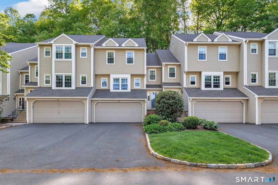 Condo in Trumbull, Connecticut, United States 1 - 18693135