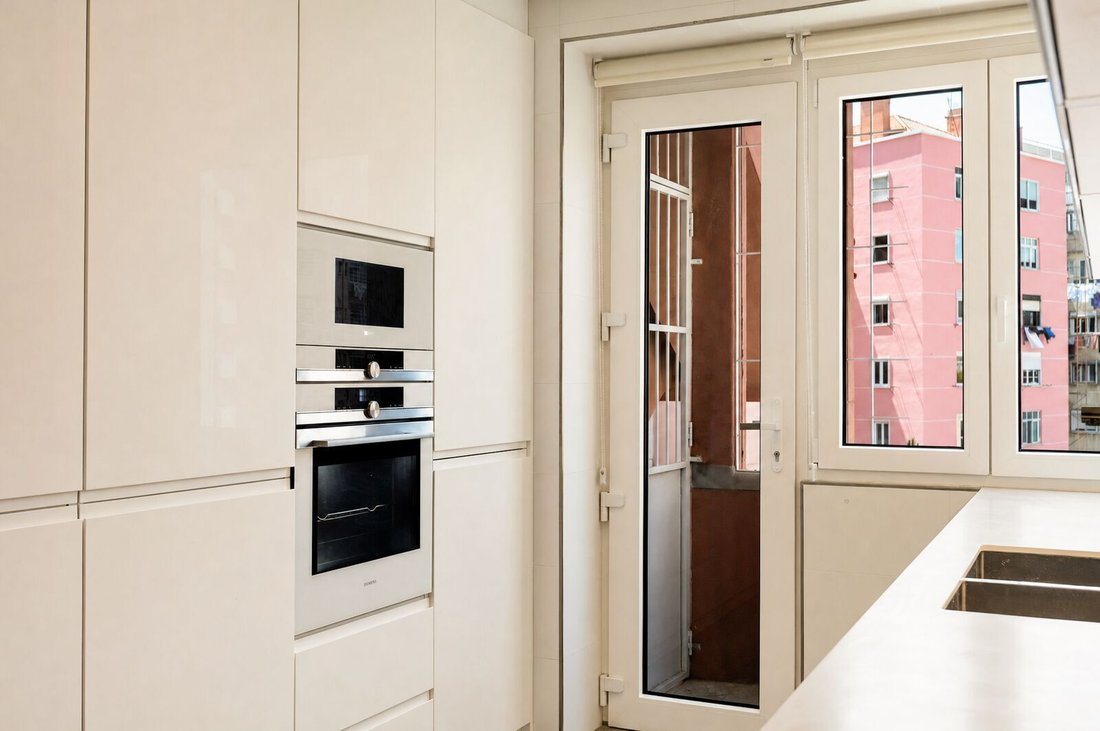 Apartment in Areeiro, Lisbon, Portugal 4 - 18693318