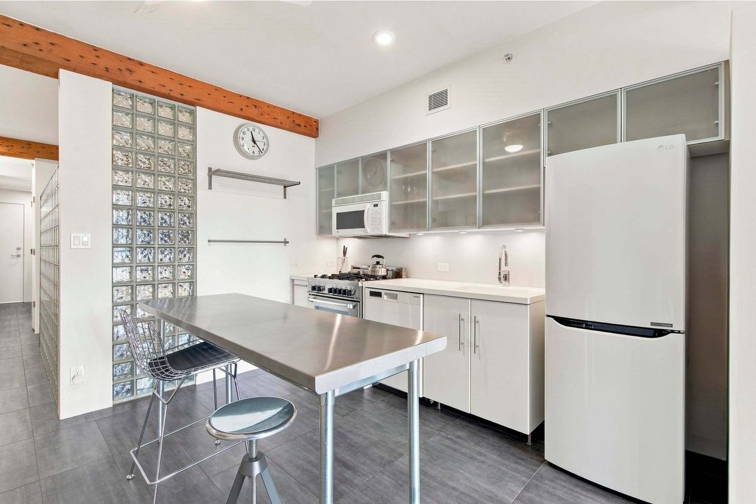 Condo in Vancouver, British Columbia, Canada 4 - 18693161